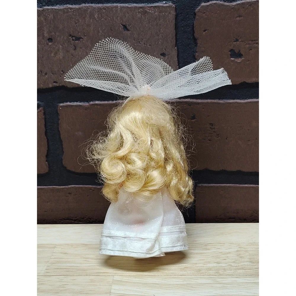 Vintage Lil Bride Doll Barbie 1994 4